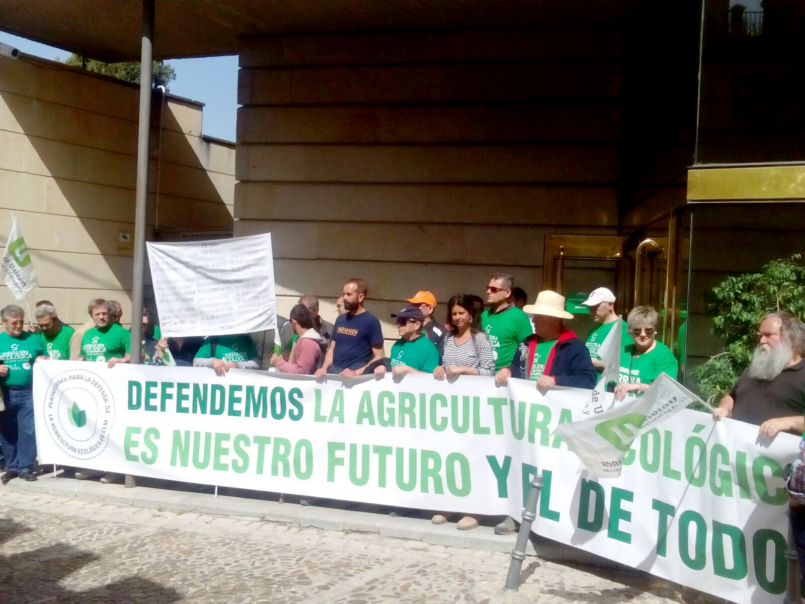 Representantes de la Plataforma se encierran en la Consejería